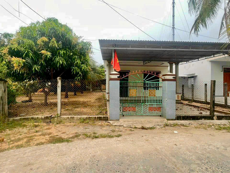 Bán đất tặng nhà 928m2 có 200m thổ cư tại xã Vạn Bình